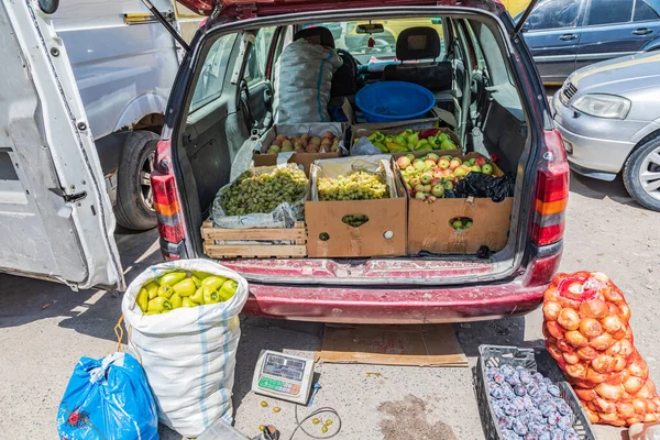 Sarvoda Provincia Sughd Tayikistán Vendedor Frutas Verduras Fuera Coche Mercado — Foto de Stock