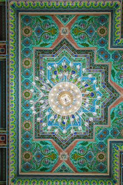 Dushanbe Tadzjikistan Augustus 2021 Decoratieve Plafond Chanderlier Navruz Palace Dushanbe — Stockfoto