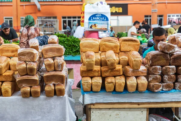 タジキスタンのスガド州クジャンド 2021年8月20日 パンの販売のためのパンの愛パンジャンベバザール チャインド — ストック写真