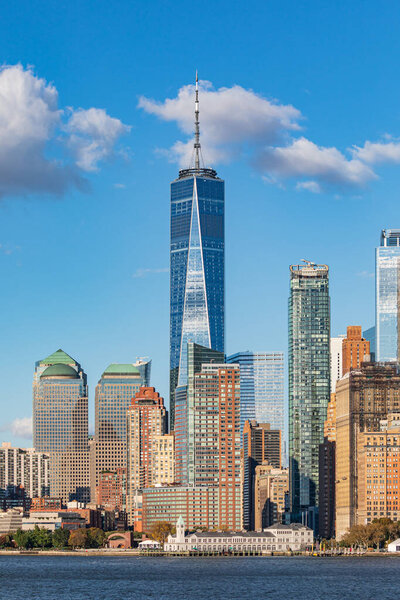 Manhattan, New York City, New York, USA. One World Trade Center and the Lower Manhattan skyline.