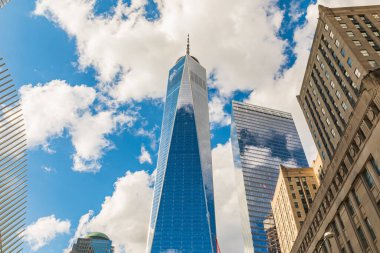 Manhattan, New York, New York, ABD. 3 Kasım 2021. Aşağı Manhattan 'da bir Dünya Ticaret Merkezi kulesi.