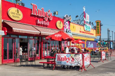 Coney Adası, Brooklyn, New York, New York, ABD. 6 Kasım 2021. Coney Adası 'ndaki rıhtımdaki restoranlar..