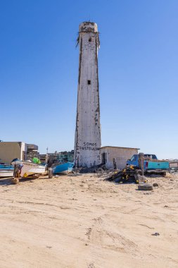 Guerro Negro, Mulege, Baja California Sur, Meksika. 15 Kasım 2021. Baja yarımadasının batı kıyısında terk edilmiş bir deniz feneri..