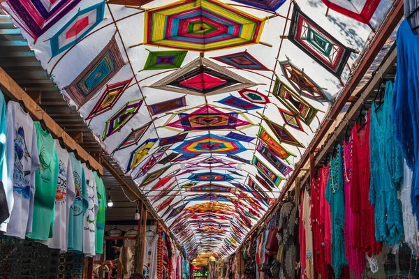 サントス カリフォルニア スール メキシコ 2021年11月11日 トーストサントスの市場で目を引くカラフルな織物 — ストック写真