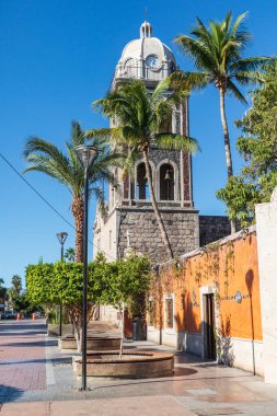 Loreto, Baja California Sur, Meksika. 17 Kasım 2021. Tarihi Loreto Misyonunun çan kulesi.