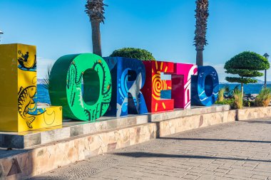 Loreto, Baja California Sur, Meksika. 17 Kasım 2021. Loreto 'daki sahil boyunca halk heykeli.