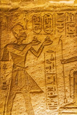 Ebu Simbel, Aswan, Mısır. 22 Şubat 2022. 2. Ramses Tapınağı 'ndaki yardım duvar resmi..