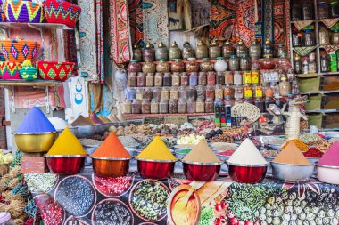 Luxor, Mısır. 23 Şubat 2022. Luxor 'da satılık baharatlar.