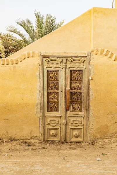 Faiyum Égypte Porte Bois Dans Mur Dans Village Faiyum — Photo