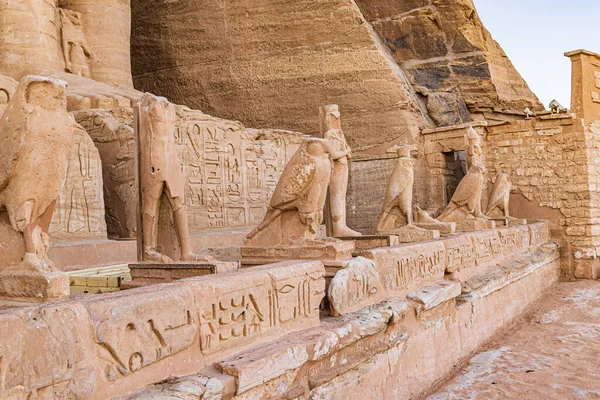 Αμπού Σιμπέλ Ασουάν Αίγυπτος Αγάλματα Των Γερακιών Του Ώρου Στο — Φωτογραφία Αρχείου