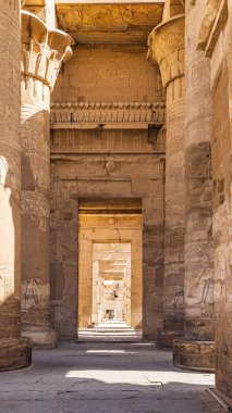 Kom Ombo, Aswan, Mısır. Kom Ombo tapınağında kapı aralığı.