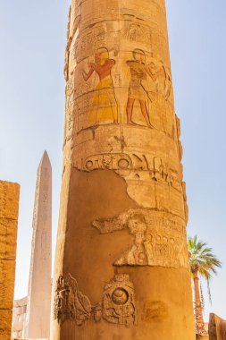 Karnak, Luxor, Mısır. Luxor 'daki Karnak Tapınağı' ndaki Büyük Hypostyle Salonu 'nun sütunları..