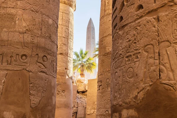 Karnak Luxor Egypt Obelisk Královny Hatshepsut Přes Sloupy Velké Hypostylové — Stock fotografie