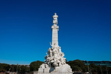 Buenos Aires, Arjantin. 11 Temmuz 2021. Christopher Columbus Anıtı (Cristobal Colon Anıtı). Avenida Costanera 'nın rıhtımında bulunan Rafael Obligado, Jorge Newbery Havaalanı yakınında.