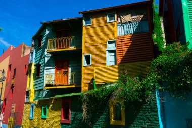 Buenos Aires, Arjantin. 11 Temmuz 2021. Caminito (İspanyolca küçük patika), La Boca Mahallesi 'nde bulunan renkli evlerin yer aldığı sokak müzesi.