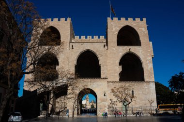 Valencia, İspanya. 5 Şubat 2019. Serrans Kapısı ya da Serranos Kapısı (Torre o Puerta de Serranos) antik şehir duvarının bir kısmını oluşturan on iki kapıdan biridir.
