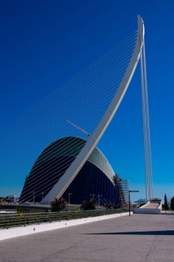 Valencia, İspanya. 6 Şubat 2019. Assut de lOr Köprüsü ve Agora. Sanat ve Bilim Şehri 'nde. Mimarlar Santiago Calatrava ve Felix Candela