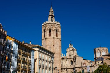Valencia Katedrali 'nin Bell Kulesi (El Miguelete o Torre del Micalet), Kraliçe Meydanı. Valencia, İspanya
