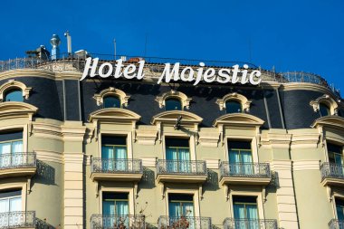 Barselona, İspanya. 9 Şubat 2019. Passeig de Gracia Bulvarı 'nda (Paseo de Gracia Caddesi) Majestic Oteli)