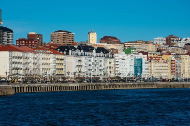 Santander, İspanya. 12 Şubat 2019. Santander şehir limanının görüntüsü