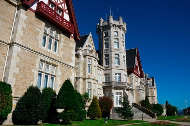 Magdalena Sarayı (Palacio de la Magdalena) Magdalena Yarımadası 'nda yer almaktadır. Santander, İspanya