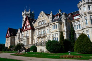 Santander, İspanya. 12 Şubat 2019. Magdalena Sarayı (Palacio de la Magdalena) Magdalena Yarımadası 'nda yer almaktadır.