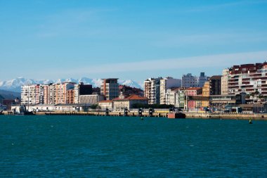 Santander, İspanya. 12 Şubat 2019. Santander Körfezi 'nde Skyline görünümü