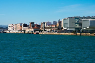 Santander, İspanya. 12 Şubat 2019. Santander Körfezi 'nde Skyline görünümü