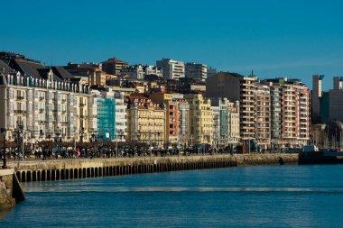 Santander, İspanya. 12 Şubat 2019. Santander şehir limanının görüntüsü