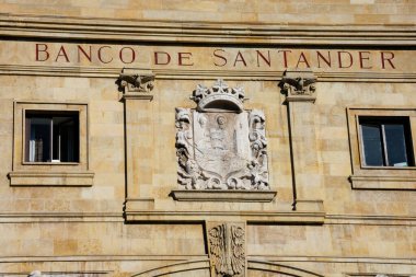 Santander, İspanya. 12 Şubat 2019. Santander Bankası binası cephesinin görüntüsü (Banco de Santander)