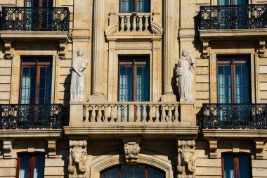 Santander, İspanya. 12 Şubat 2019. Santander Bankası binası cephesinin görüntüsü (Banco de Santander)