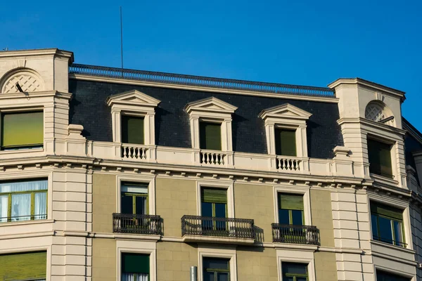 Barcelona España Febrero 2019 Antigua Fachada Del Edificio Balcones Avenida — Foto de Stock