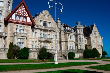 Magdalena Sarayı (Palacio de la Magdalena) Magdalena Yarımadası 'nda yer almaktadır. Santander, İspanya