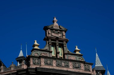 Bilbao, İspanya. 15 Şubat 2019. Chavarri Sarayı (Palacio Chavarri) Bilbao şehrinde Flaman tarzında bir bina. Moyua Meydanı (Moyua Meydanı))