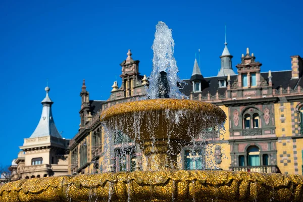スペイン ビルバオ 2019年2月15日 背景には中央噴水とシャヴァリ宮殿 パラシオ シャヴァリ があります モユア広場 モユア広場 — ストック写真
