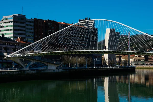 スペイン ビルバオ 2019年2月13日 ズビズリ橋 Puente Del Campo Volantin ネビリオン川に架かるアーチ橋である アルク — ストック写真