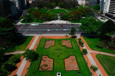 Buenos Aires, Arjantin. 26 Ekim 2019. Etiro mahallesindeki Arjantin Hava Kuvvetleri Meydanı manzarası (Plaza Fuerza Aerea Arjantin)