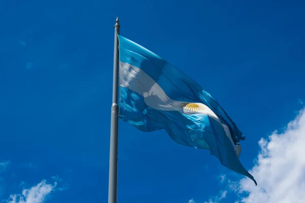 アルゼンチンの国旗 Bandera Argentina Bandera Nacional 水平方向の光の青 上と下 と5月の太陽を中心とした白の部族である ブエノスアイレス アルゼンチン — ストック写真