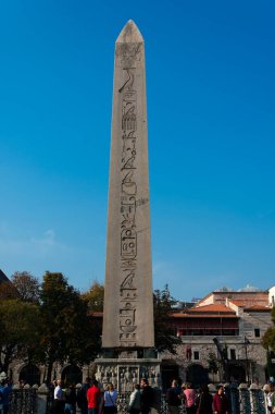 İstanbul, Türkiye. 19 Kasım 2019. Theodosius 'lu Obelisk (Dikilitas). İstanbul Hipodromu Meydan veya Sultanahmet Meydan 'da