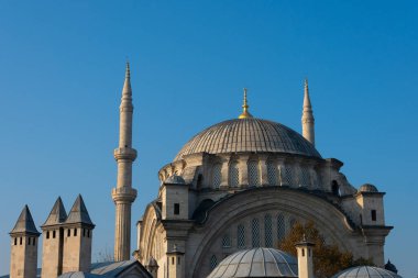 Nuruosmaniye Camii (Nuruosmaniye Camii), İstanbul 'un Fatih ilçesine bağlı Cemberlitas Mahallesi' nde 18. yüzyıldan kalma bir Osmanlı camisi.