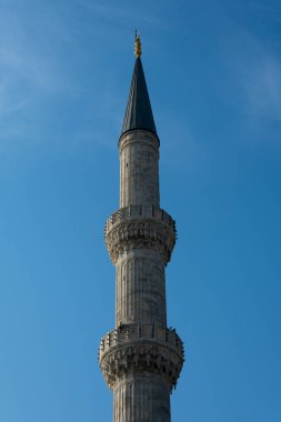 Sultan Ahmet Camii 'nin minaresi (Sultan Ahmet Camii) de Mavi Cami olarak bilinir. İstanbul, Türkiye