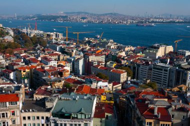 İstanbul, Türkiye. 20 Kasım 2019. Karakol 'un, Beyoğlu' nun ve Boğaz 'ın hava manzarası. Galata Kulesi 'nden alındı (Galata Kulesi)