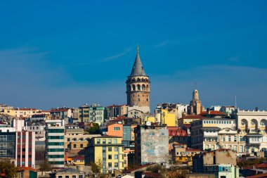 İstanbul, Türkiye. 20 Kasım 2019. İstanbul şehri manzaralı. Karakol mahallesi, Beyoğlu bölgesi. Galata Kulesi (Galata Kulesi)