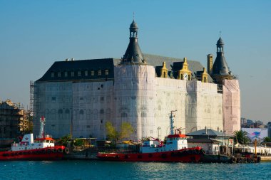 İstanbul, Türkiye. 21 Kasım 2019. Haydarpasa tren istasyonu, genel kargo limanı, ro-ro ve konteyner terminali. Yenileme altında