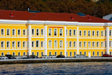 İstanbul, Türkiye. 21 Kasım 2019. Galatasaray Üniversitesi (Galatasaray Üniversitesi). Boğaz 'ın Avrupa kıyıları