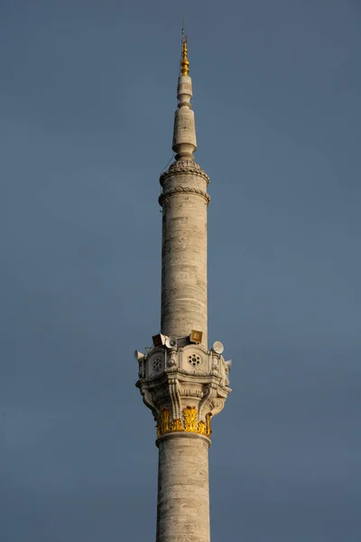 Minarete Mezquita Ortakoy Ortakoy Camii Oficialmente Buyuk Mecidiye Camii Estrecho — Foto de Stock