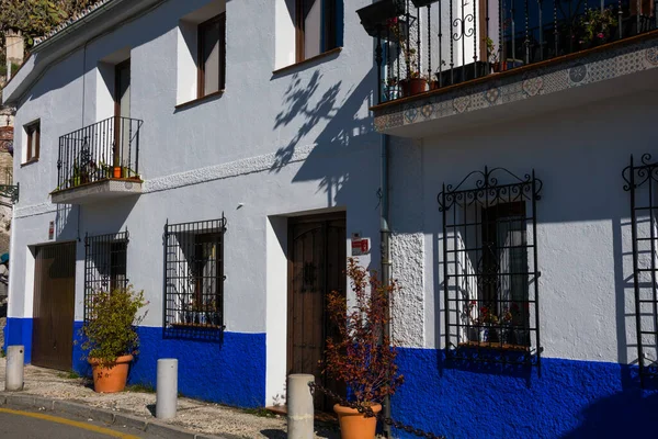 Granada España Enero 2018 Hermosa Casa Azul Blanca Camino Del —  Fotos de Stock