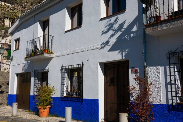 Granada España Enero 2018 Hermosa Casa Azul Blanca Camino Del —  Fotos de Stock