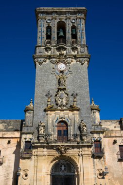 Yükseliş 'in Santa Maria Kilisesi (Iglesia de Santa Maria de la Asuncion). Arcos de la Frontera, İspanya
