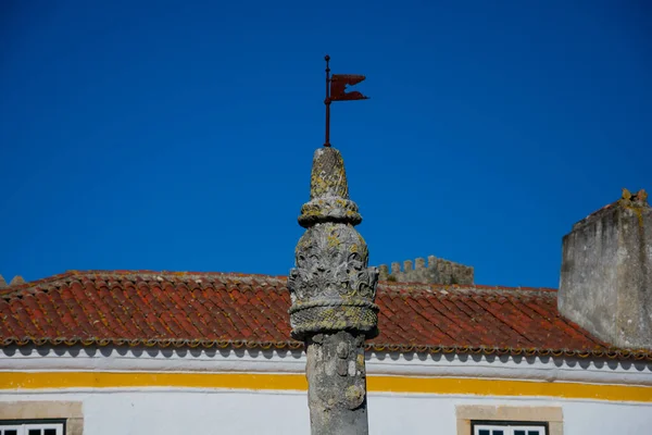 Obidos Portugal Januari 2018 Gamla Stenkolonnen — Stockfoto